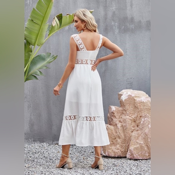 White Sleeveless Dress - Picture 3 of 3